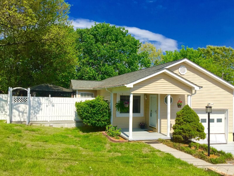 Primary Photo - 1732 Woodpointe Dr
