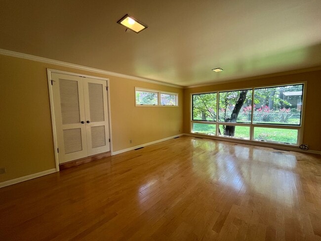 Foto del edificio - 3 Bedroom home near 41st & Harvard