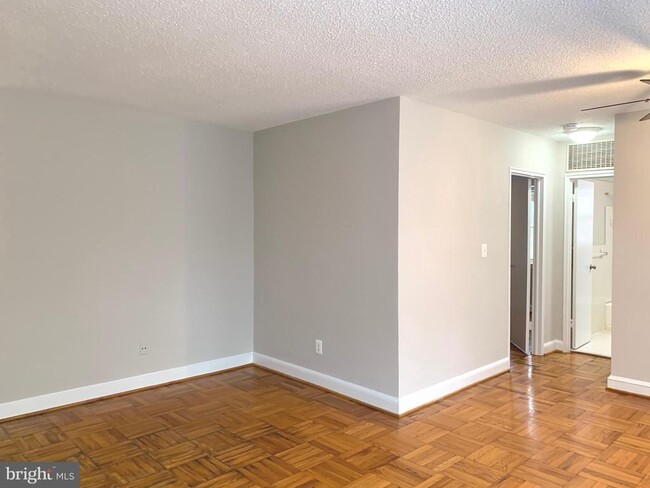 Foto del edificio - 1320 Fort Myer Dr