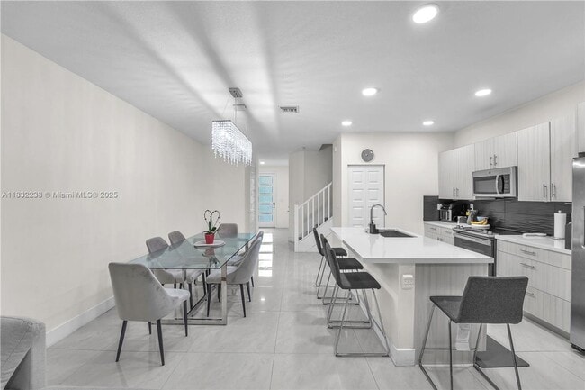 Building Photo - 15850 NW 91st Ct