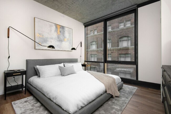 Building Photo - 73 E 14th St