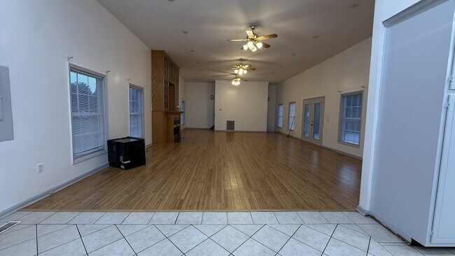 Building Photo - 3034 Fieldview Dr