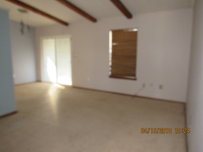 Building Photo - LEE WEST AREA!!