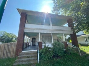 Building Photo - 1-904 S Limestone St