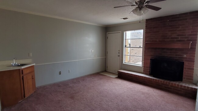 Building Photo - 4406 S Austin St