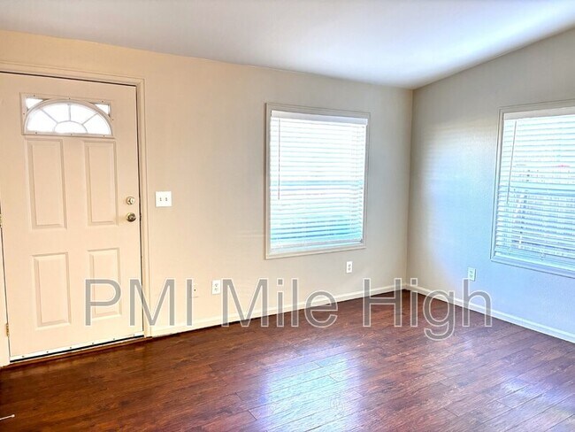 Foto del edificio - 9141 N Camenisch Way