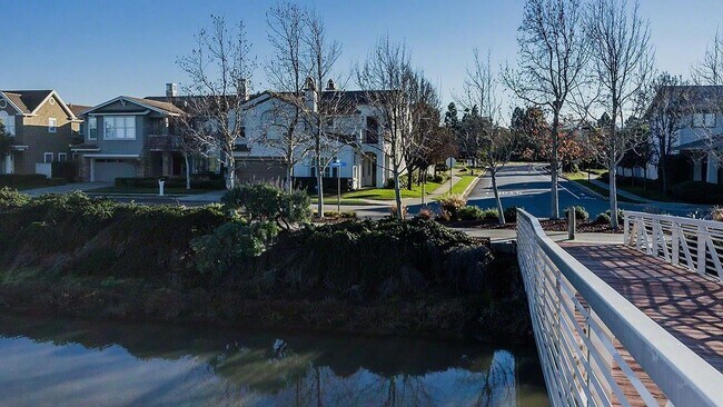 Building Photo - 2001 Seabrook Ct
