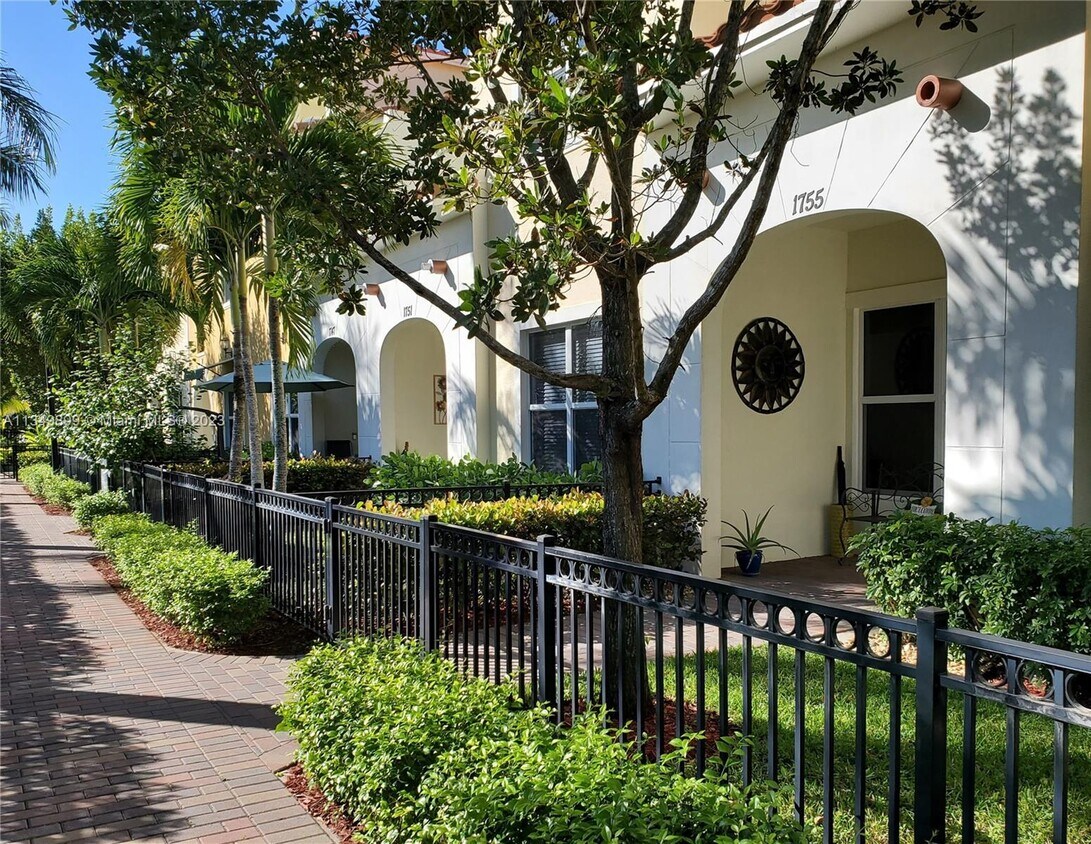 1755 NW 124th Way, Pembroke Pines, FL 33028 Townhome Rentals in
