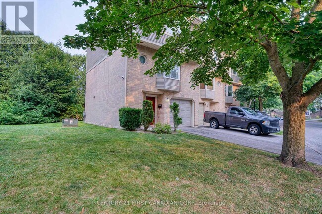 Building Photo - 9 Ailsa Pl