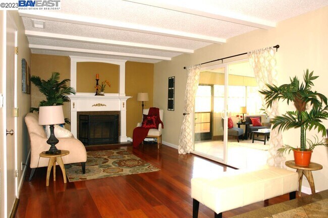 Building Photo - 306 S Park Victoria Dr