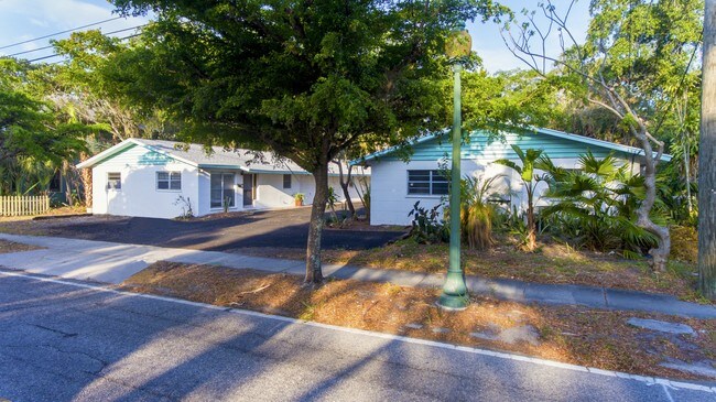 Building Photo - 616-626 S Osprey Ave