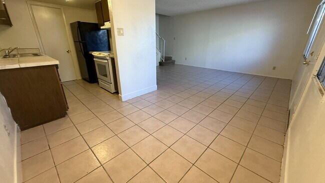 Foto del edificio - "Charming 2-Bedroom Townhouse in Phoenix -...