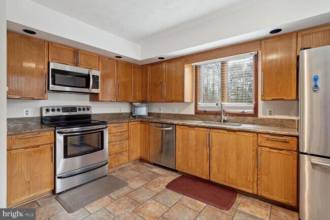 Foto del edificio - 7308 Braddock Rd