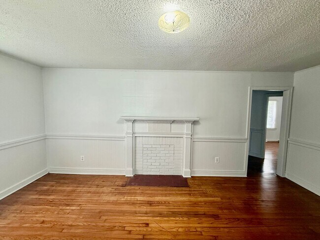 Foto del edificio - Two bedroom, 1 bath house in Burlington