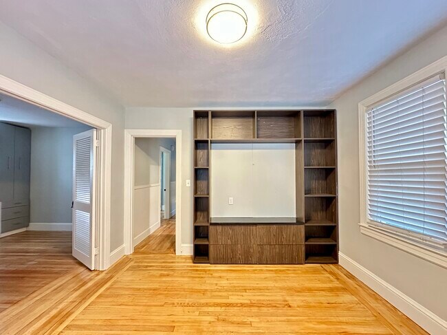 Foto del edificio - 419 Maple Ave