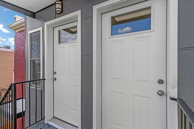 Building Photo - 1929 2nd St NE