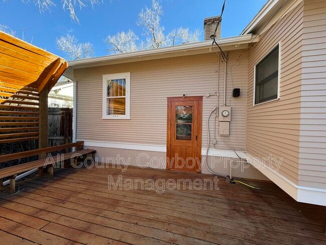 Building Photo - 414 S 13th St