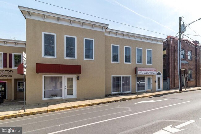 Foto del edificio - 4 W Oakland Ave