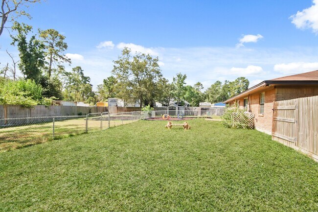 Foto del edificio - 5302 Treaschwig Rd