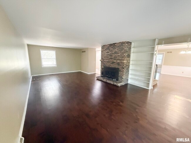 Foto del edificio - 6828 N Bobolink Rd