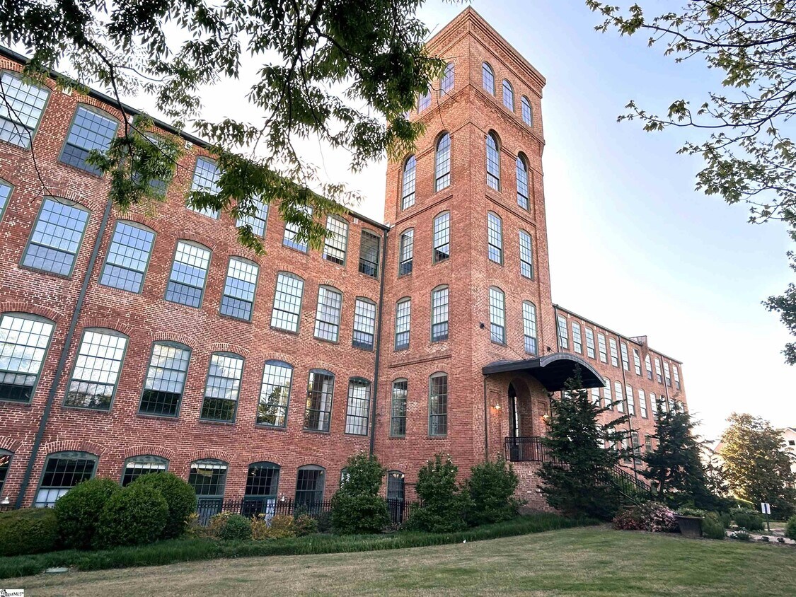 400 Mills Ave Unit 328, Greenville, SC 29605 Condo for Rent in Greenville, SC