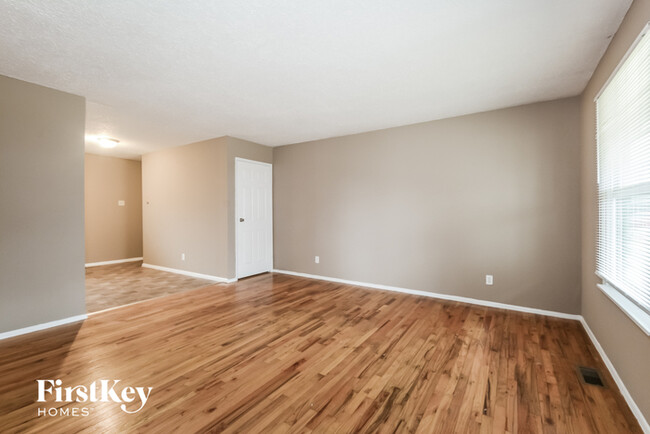 Building Photo - 2561 Courtyard Pl