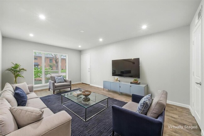 Foto del edificio - 6014 E University Blvd