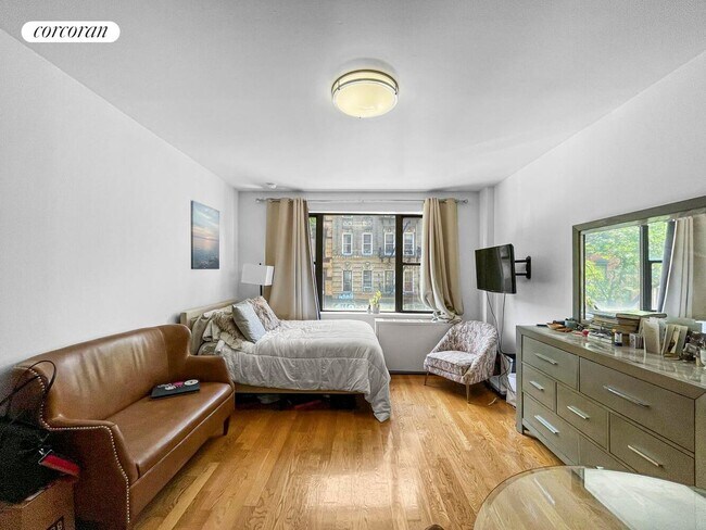 Foto del edificio - 67 E 3rd St