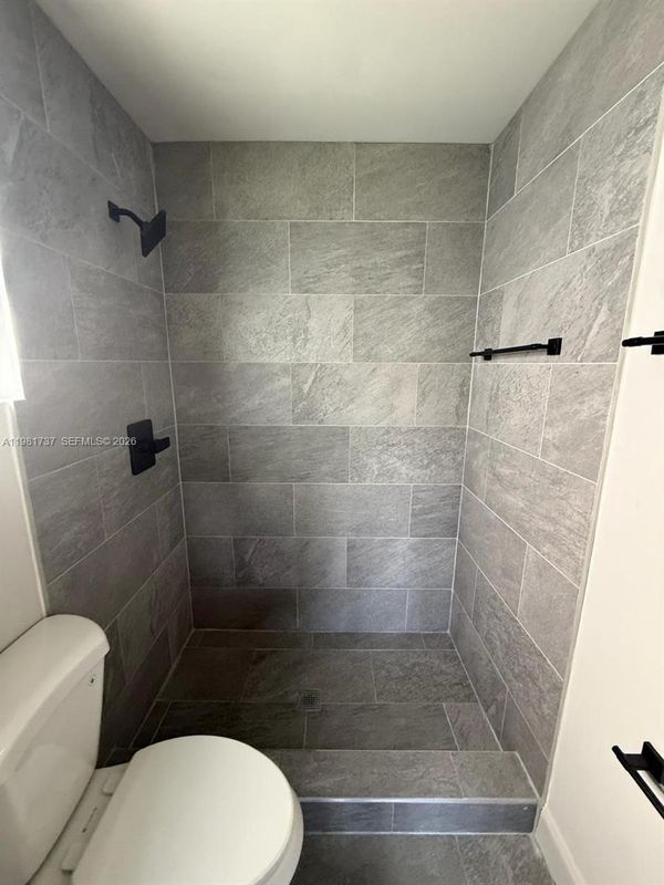 Foto del edificio - 2810 NW 9th Ct