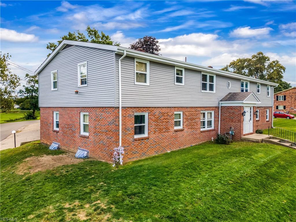 1 of 3 buildings - 944 Beiner Pl NE