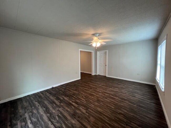 Building Photo - 2209 Homan Ave