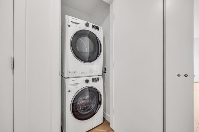 Building Photo - 13573-1398A 98a Ave