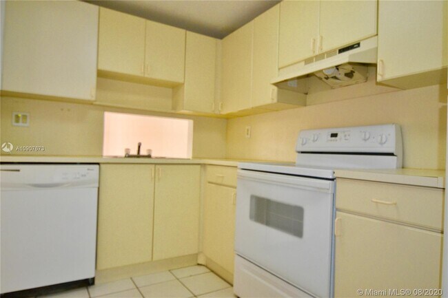 Foto del edificio - 9952 N Kendall Dr