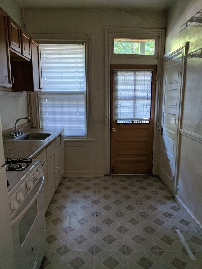 Building Photo - 1612 Floyd Ave