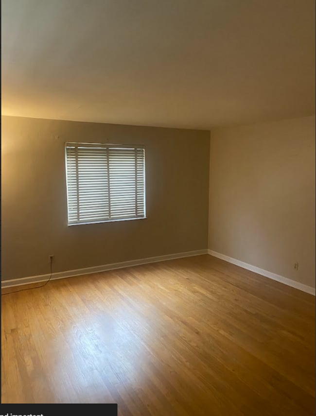 Foto del edificio - 1008-1010 W Dorothy Ln