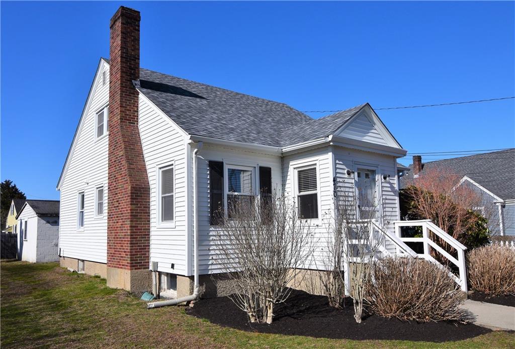 Primary Photo - 470 E Main Rd