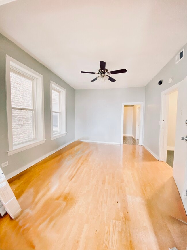 Building Photo - 1444 N Talman Ave