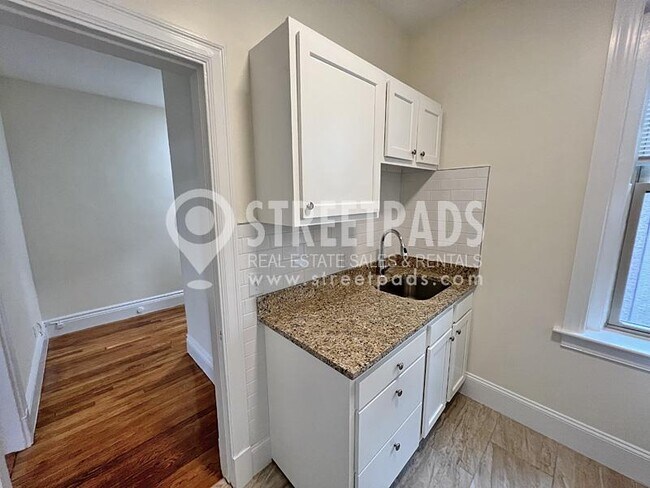 Building Photo - 1 bedroom in Boston MA 02215