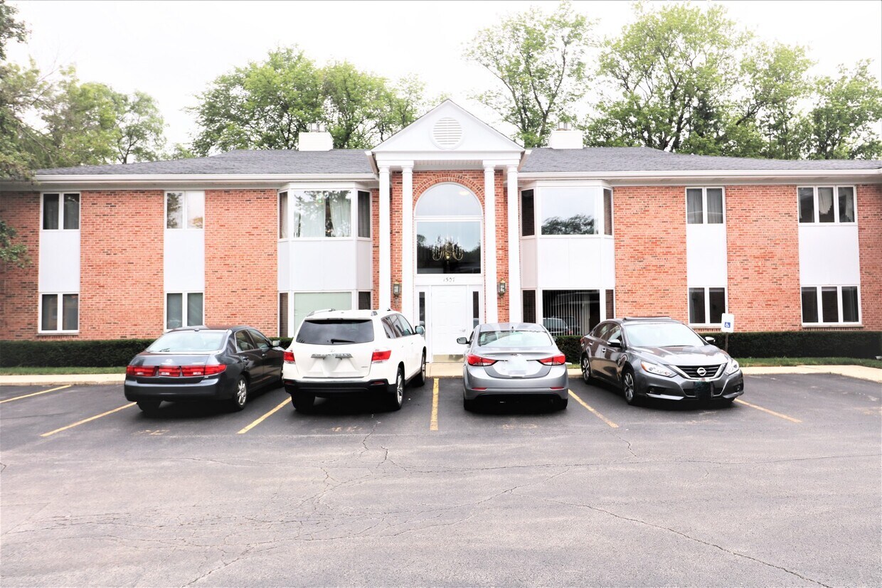 Primary Photo - 1507 N Milwaukee Ave