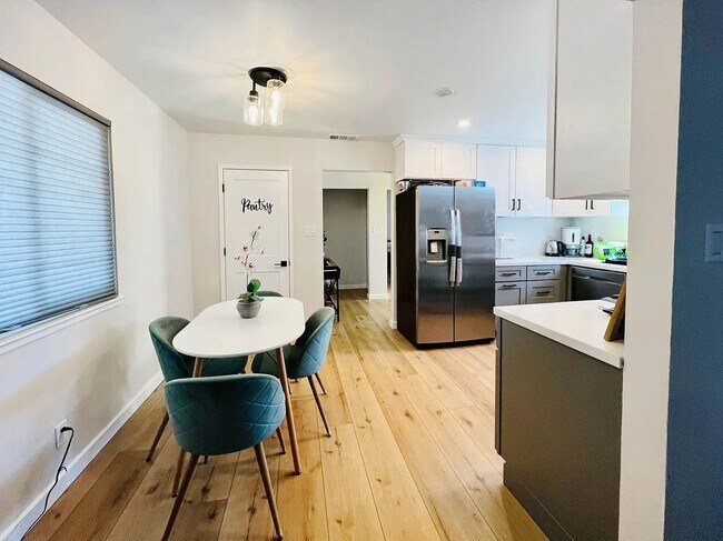 Foto del edificio - REMODELED 3 Bed 2 Bath Gorgeous home in Pi...