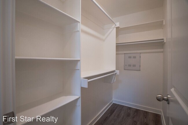 Building Photo - 2 br, 2 bath House - 568 N. Littleleaf Ter...