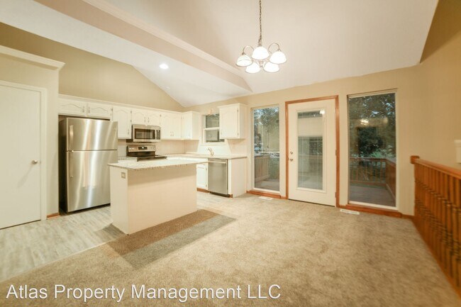 Building Photo - 3 br, 3 bath House - 1901 Apache Court