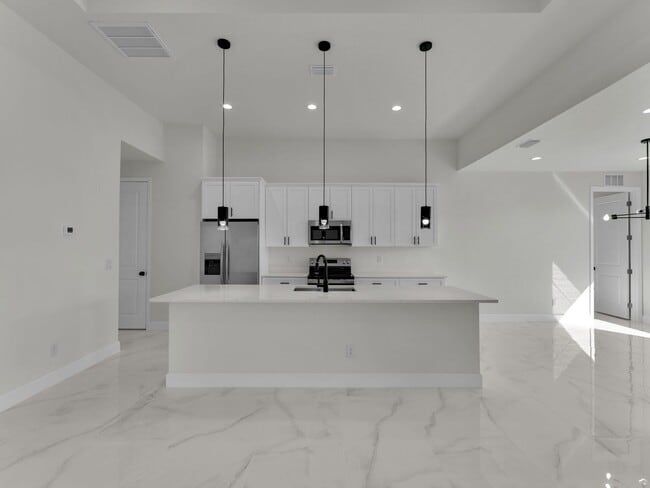 Building Photo - Brand-New Home for Rent – Port Charlotte, FL 33981. Qualify for a deposit-free option and save on...