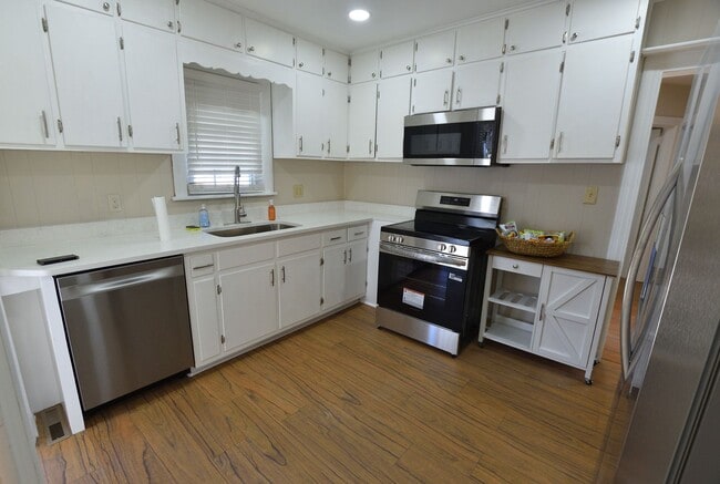 Building Photo - 1420 Eastern Ave