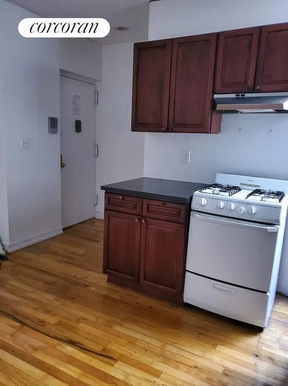 Foto del edificio - 208 E 7th St