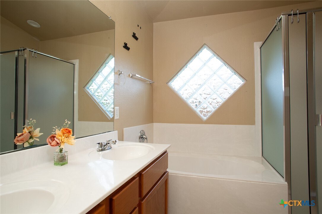 Foto principal - 5515 Lions Gate Ln