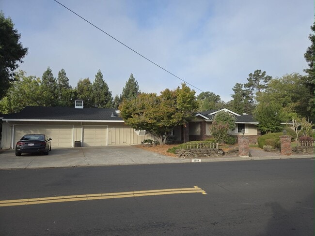 Building Photo - Single Level Alamo Rental near Roundhill G...