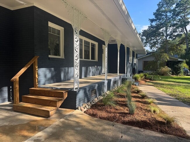 Building Photo - 3507 Manford Dr