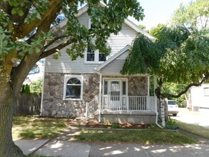 Building Photo - 405 N Washington Ave