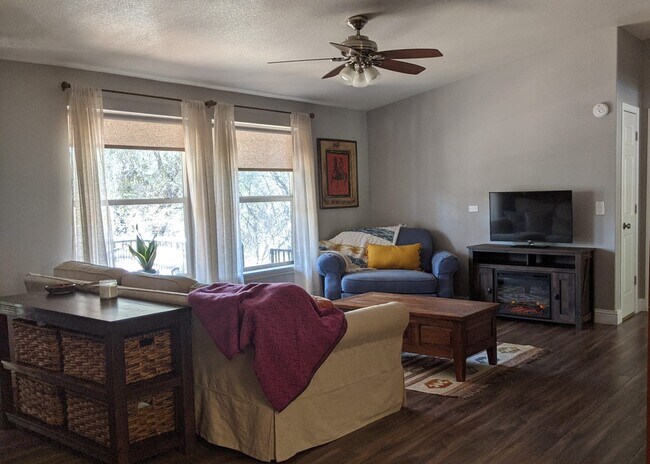 Building Photo - 4055 Weber Creek Dr
